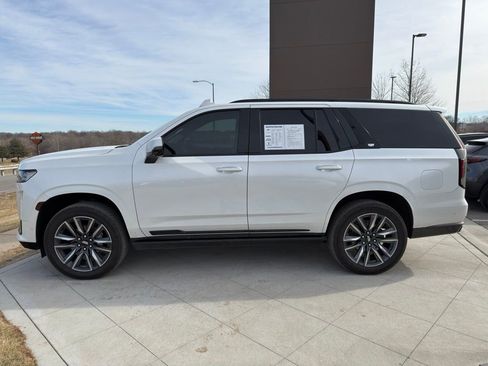 Used 2022 Cadillac Escalade Sport Platinum image 3