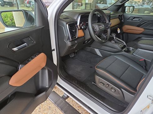 New 2026 GMC Canyon AT4 image 10