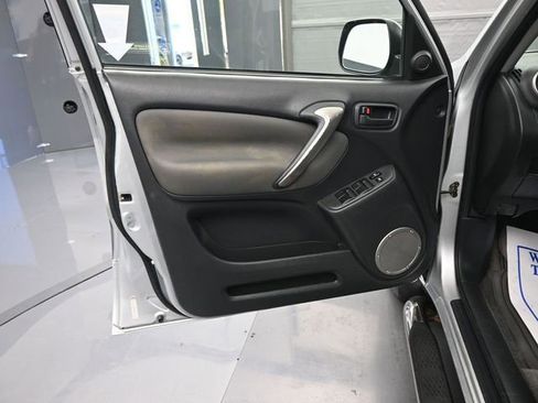 Used 2004 Toyota RAV4 2WD w/ Sport Pkg image 10