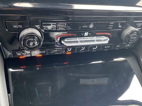 New 2025 Jeep Grand Cherokee Limited image 23