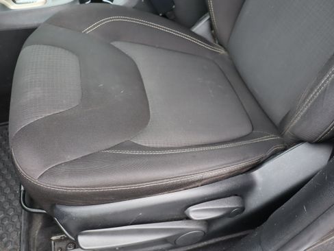 Used 2015 Jeep Cherokee Latitude w/ Cold Weather Group image 17