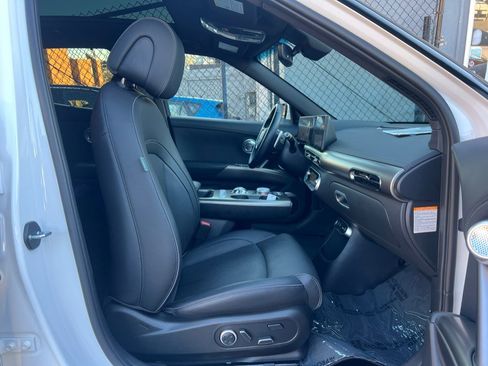 Used 2023 Genesis GV60 Advanced image 44