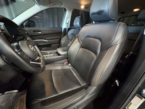 Used 2023 Nissan Pathfinder SL image 5