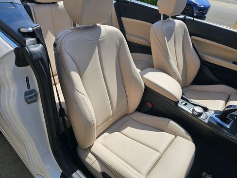 Used 2018 BMW 230i xDrive Convertible image 18