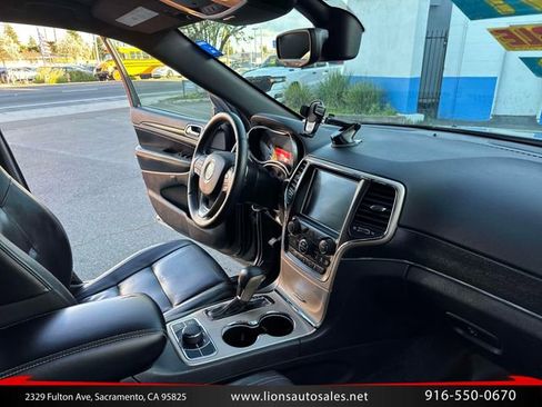 Used 2017 Jeep Grand Cherokee Limited AWD/4WD image 15