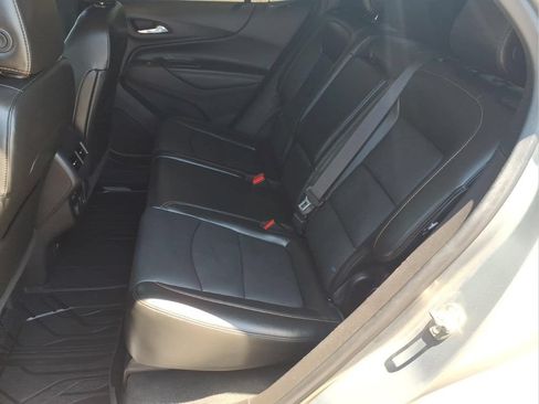 Used 2018 Chevrolet Equinox Premier FWD image 15