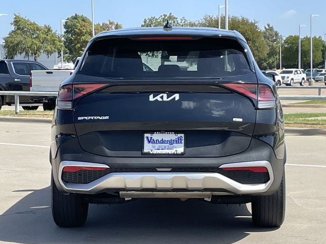Used 2023 Kia Sportage LX AWD/4WD image 5