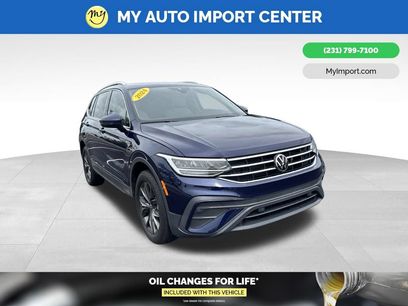 Used 2024 Volkswagen Tiguan SE w/ Panoramic Sunroof Package