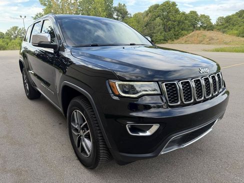 Used 2017 Jeep Grand Cherokee Limited w/ Luxury Group II AWD/4WD image 3