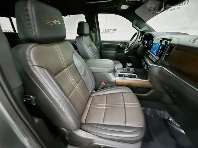 Used 2025 Chevrolet Silverado 1500 High Country AWD/4WD image 31