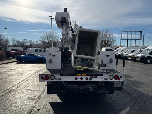 Used 2015 Ford F550 2WD Regular Cab Super Duty image 8