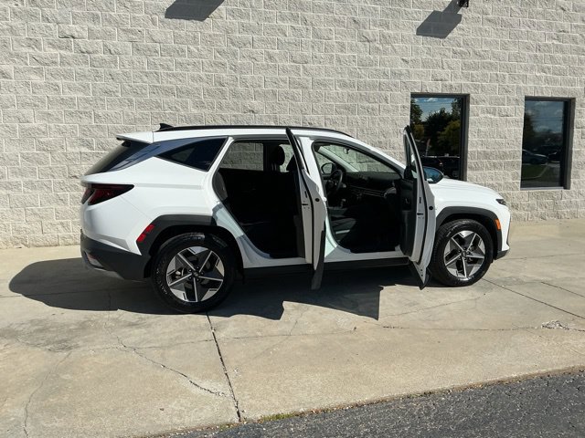Certified 2025 Hyundai Tucson SEL FWD image 6
