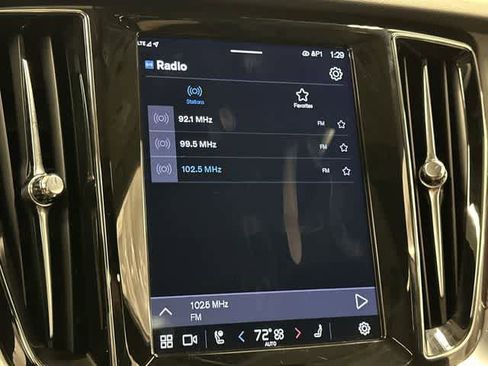 Used 2025 Volvo V60 B5 Cross Country Plus image 12