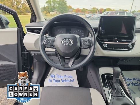 Used 2025 Toyota Corolla LE image 17