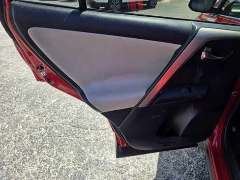Used 2015 Toyota RAV4 XLE FWD image 12