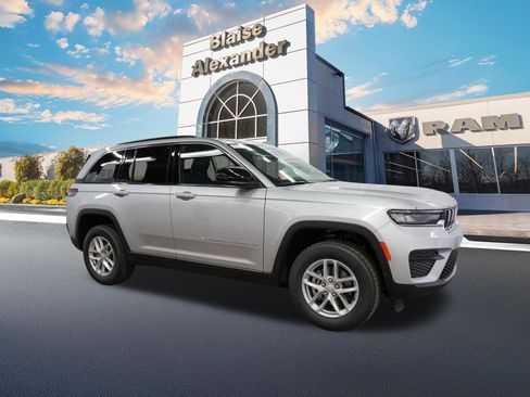 New 2026 Jeep Grand Cherokee Laredo X AWD/4WD image 1