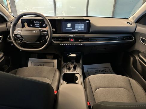 Used 2025 Kia K4 FWD image 9