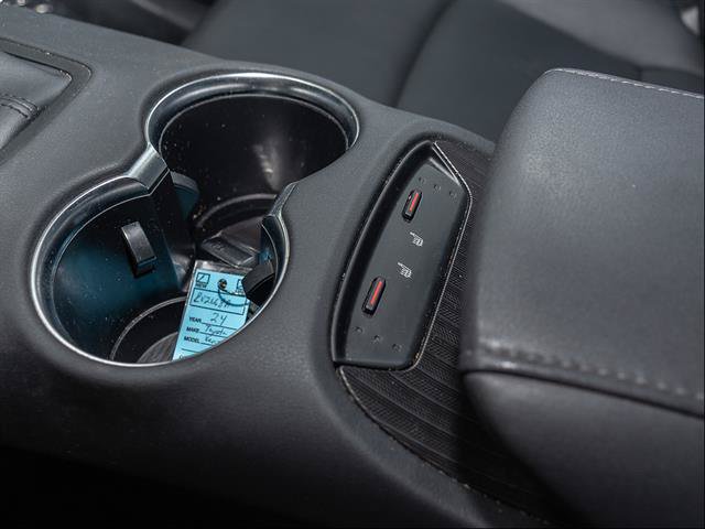 Used 2024 Toyota Venza XLE AWD/4WD image 18