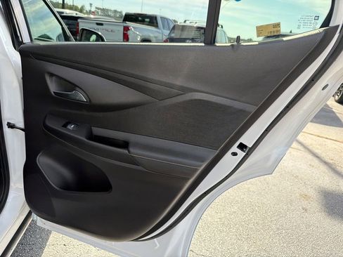 Used 2025 Buick Envista Avenir FWD image 16