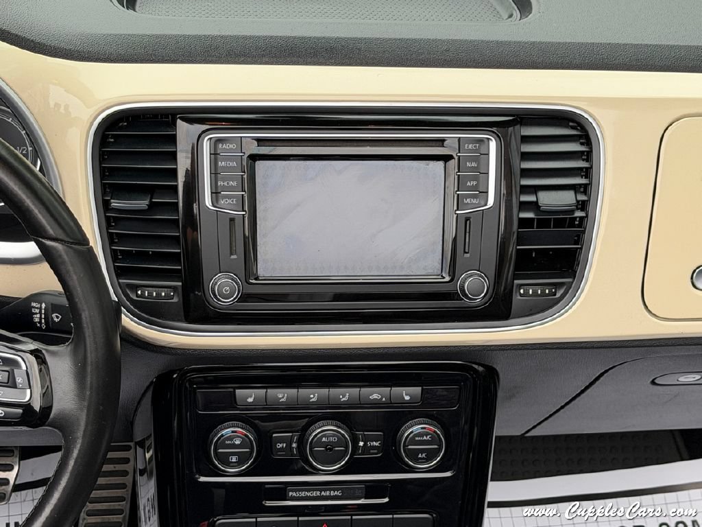 Used 2019 Volkswagen Beetle 2.0T Final Edition SEL FWD image 23