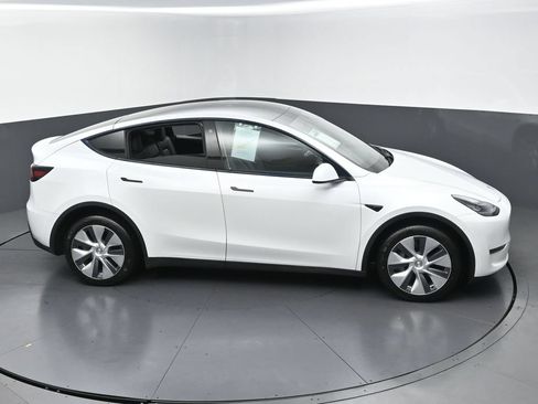 Used 2023 Tesla Model Y Long Range AWD/4WD image 7