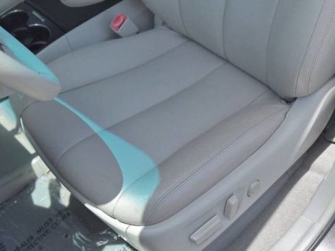 Used 2011 Toyota Sienna LE image 16