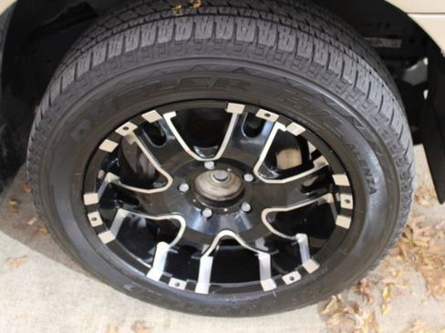 Used 2010 Toyota Sequoia Limited image 29