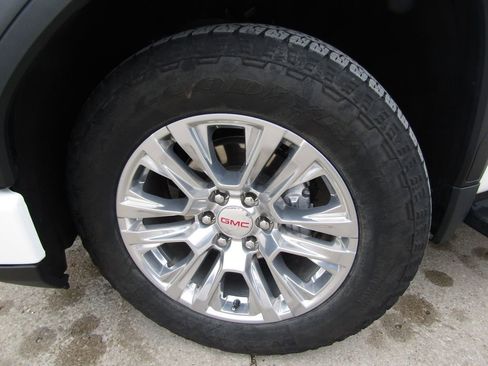 Used 2023 GMC Sierra 1500 Denali w/ Technology Package image 38