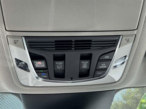 Certified 2024 Acura MDX SH-AWD w/ Technology Package image 15