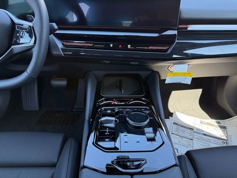 New 2026 BMW 530i xDrive w/ Premium Package image 11