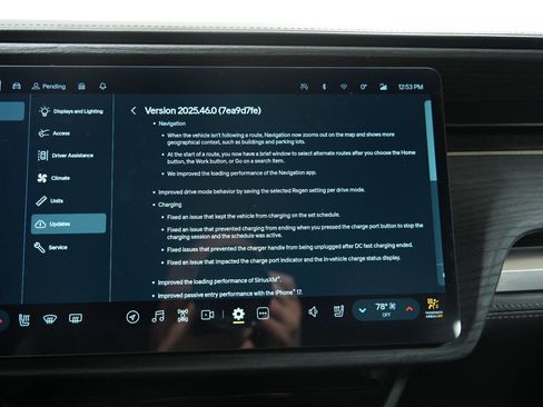 Used 2023 Rivian R1S Adventure image 29