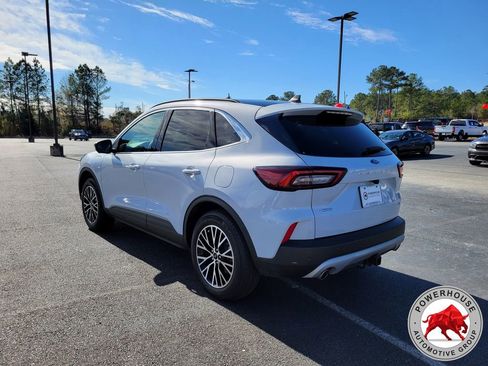 Certified 2025 Ford Escape SE w/ PHEV Premium Package image 4