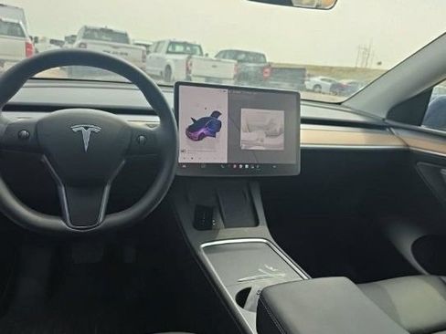 Used 2025 Tesla Model Y Long Range AWD/4WD image 4