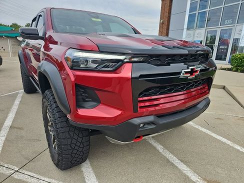 Used 2024 Chevrolet Colorado ZR2 AWD/4WD image 6