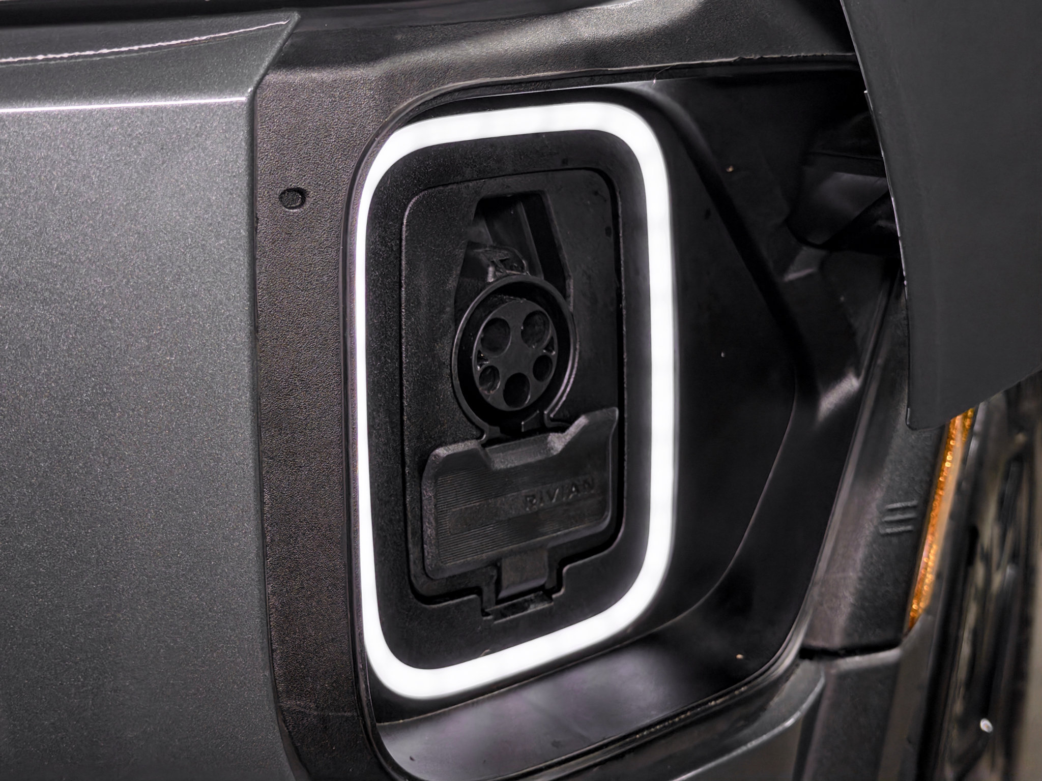 Used 2022 Rivian R1S Launch Edition Quad AWD/4WD image 5