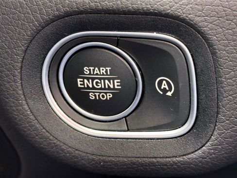 Used 2025 Mercedes-Benz GLE 350 4MATIC image 25