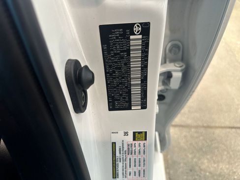 Used 2025 Toyota Corolla LE image 29