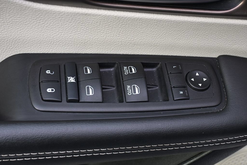 Used 2024 Chrysler Voyager LX FWD image 21