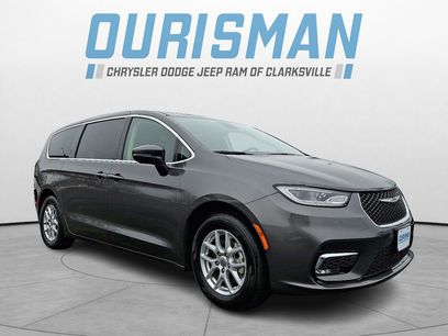 Used 2023 Chrysler Pacifica Touring-L