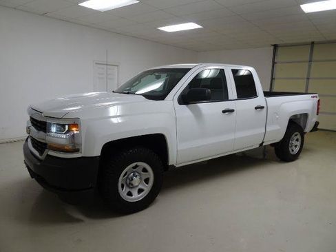 Used 2019 Chevrolet Silverado 1500 W/T w/ WT Convenience Package AWD/4WD image 3