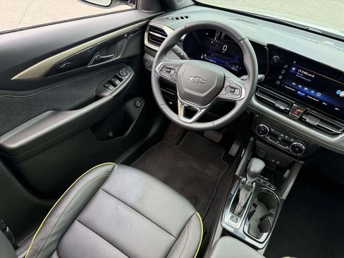 Used 2025 Chevrolet TrailBlazer ACTIV w/ Convenience Package image 28
