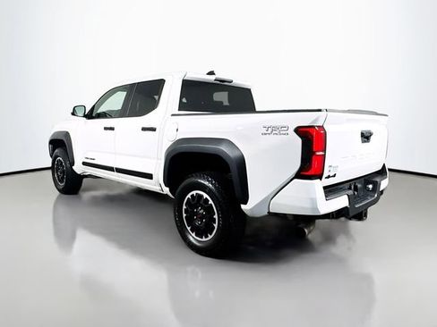 Certified 2025 Toyota Tacoma TRD Off-Road AWD/4WD image 6