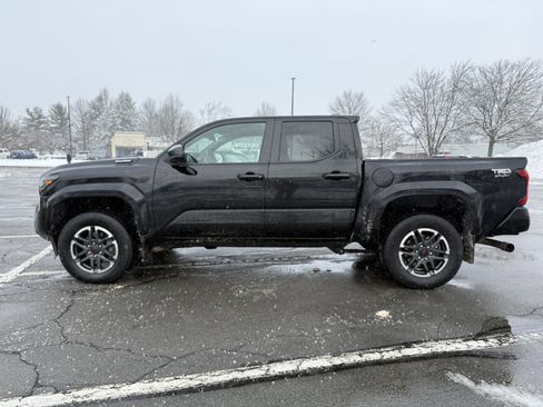 Used 2024 Toyota Tacoma TRD Sport image 7