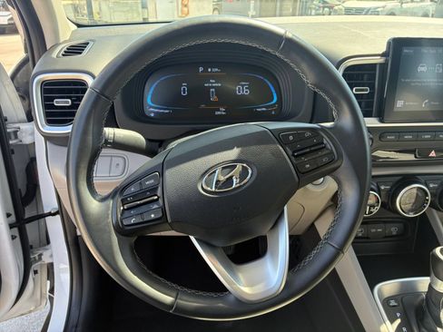Used 2025 Hyundai Venue SEL FWD image 26