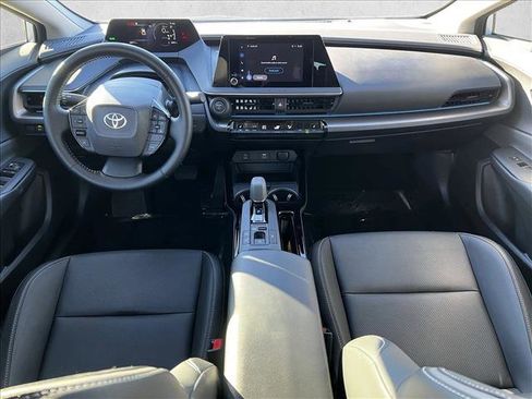 Used 2025 Toyota Prius XLE image 19