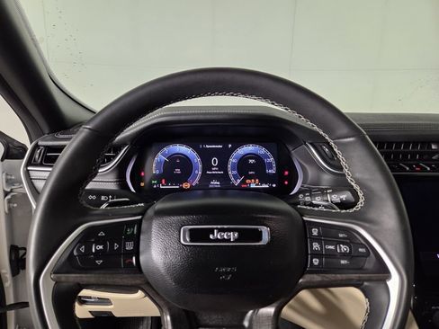 Certified 2024 Jeep Grand Cherokee Limited w/ Luxury Tech Group II image 12