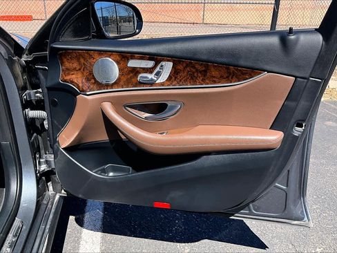 Used 2018 Mercedes-Benz E 400 E 400 image 20