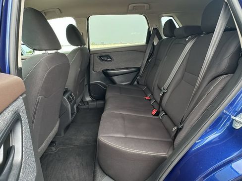 Used 2023 Nissan Rogue S FWD image 30