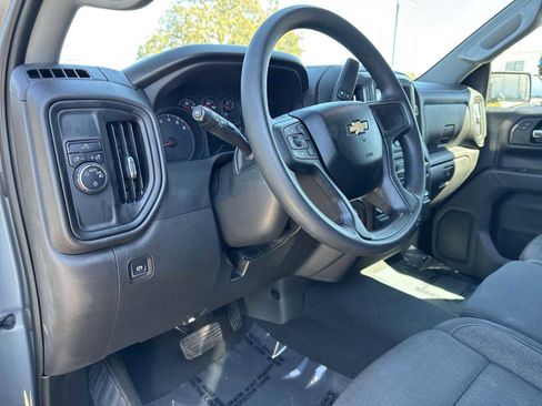 Used 2023 Chevrolet Silverado 1500 Custom image 2