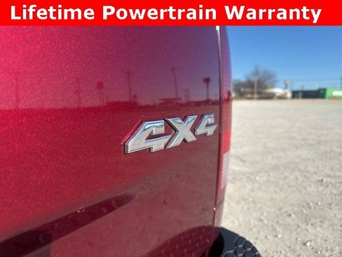 Used 2024 RAM 1500 Classic SLT image 9